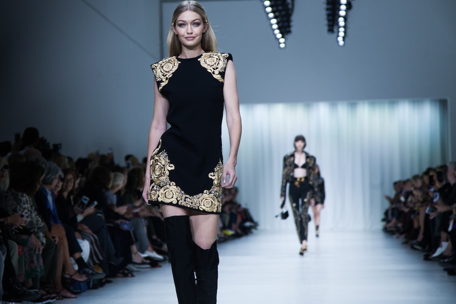 versace ss18 fashion milan mfw 10