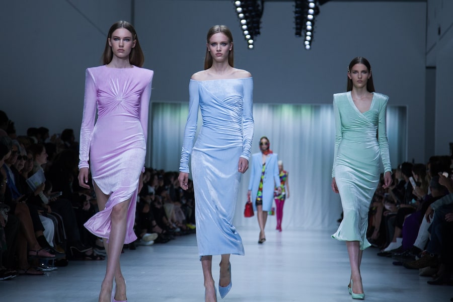 versace ss18 fashion milan mfw 17