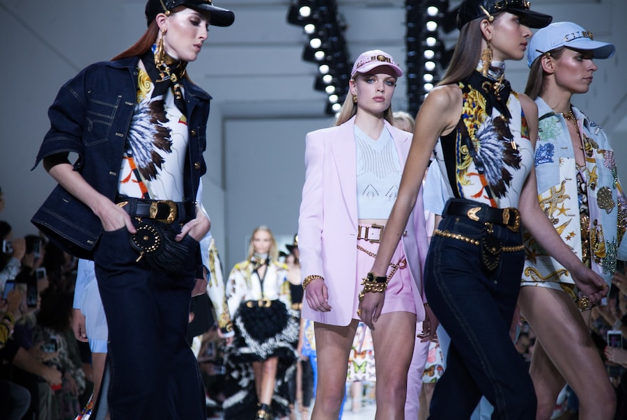 versace ss18 fashion milan mfw 30