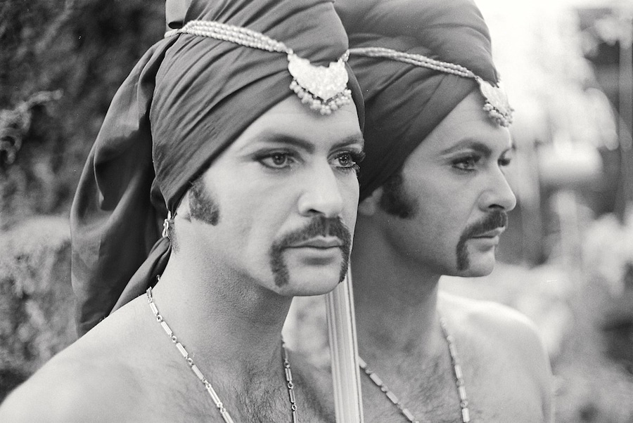 Axis Mundo: Queer Networks in Chicano LA 21
