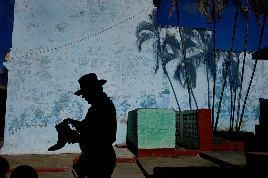 Magum and Aperture Square Print Sale 10