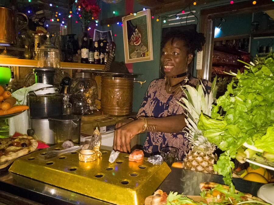 15Elizabeth Presland_1 25