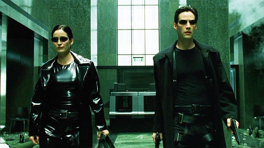 Carrie-Anne Moss and Keanu Reeves in The Matrix (1999)