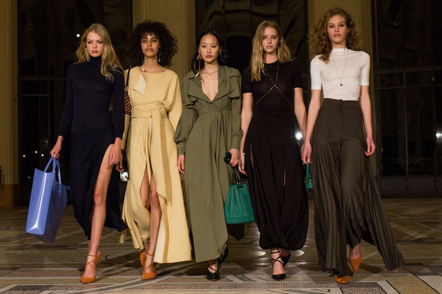 simon porte jacquemus aw18 show paris fashion week 19