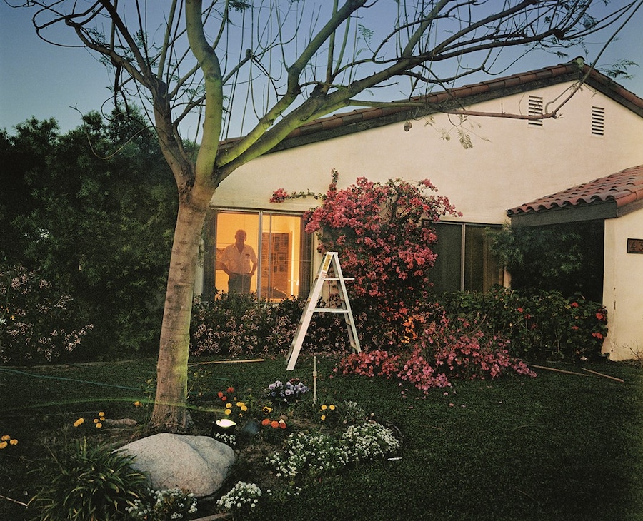 The Photographer in the Garden 9