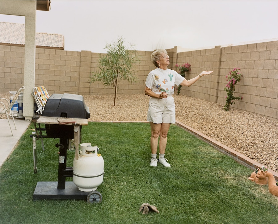 The Photographer in the Garden 15