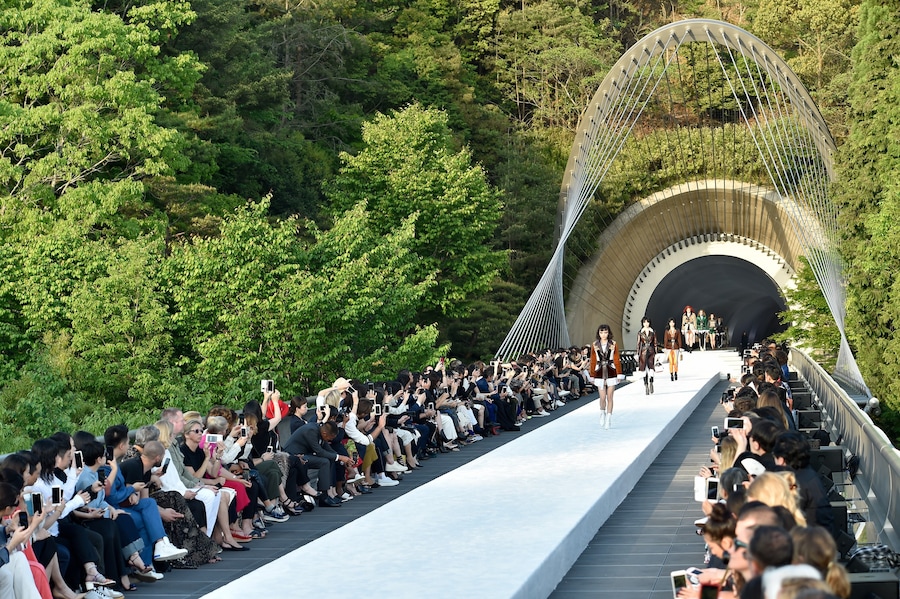 louis vuitton marc jacobs nicholas ghesquiere shows paris 13