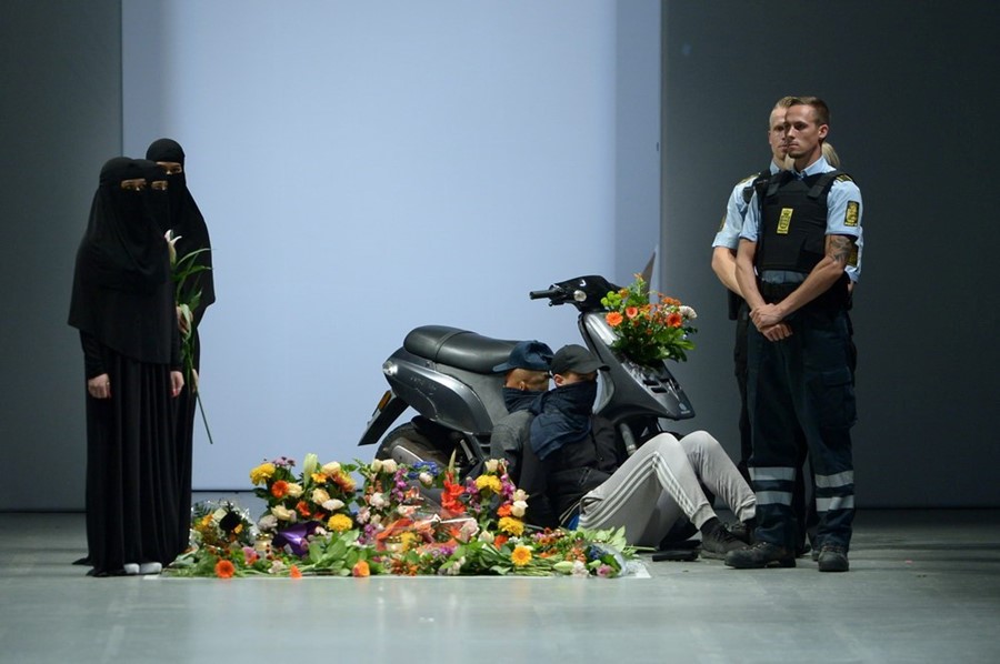muf10 burqa ban copenhagen fashion week reza etamadi 
