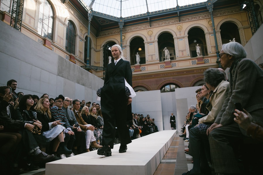 Comme des Garcons SS19 rei kawakubo pfw paris 15