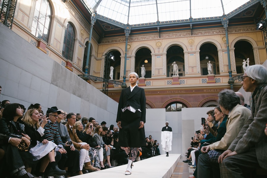 Comme des Garcons SS19 rei kawakubo pfw paris 16