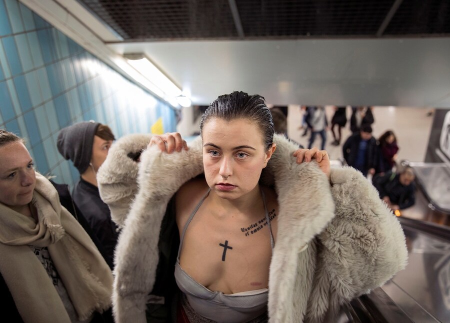 Magnum x Aperture Square Print Sale: Crossings 5