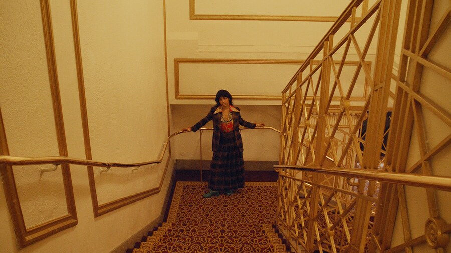 Grade_stills_A002C002_181105_R3LE_0040305 1