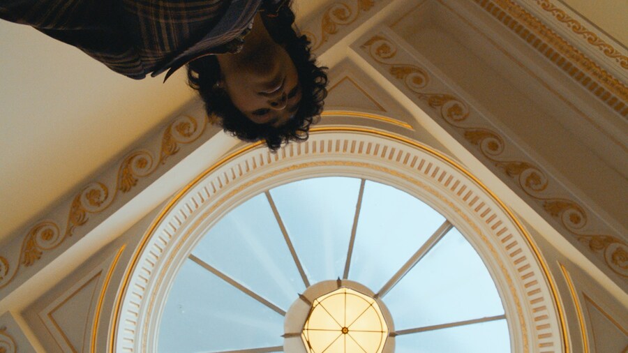 Grade_stills_A002C001_181105_R3LE_0020383 2