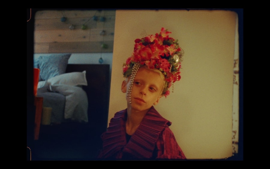 Still from Desmond is Amazing 14