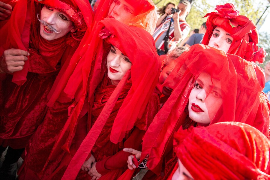 Extinction Rebellion&#39;s red-robed protesters 0