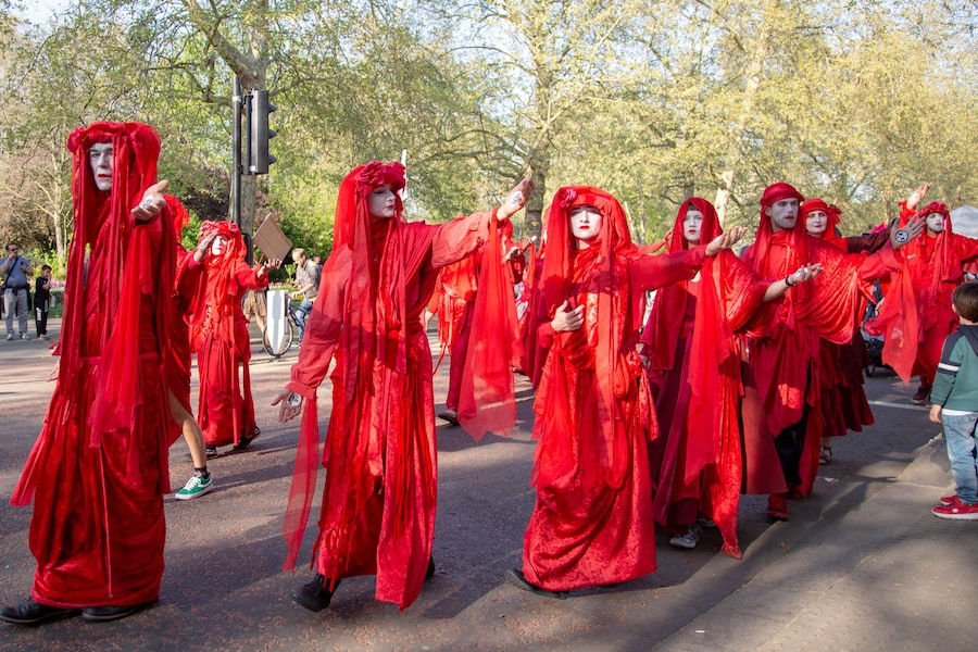 Extinction Rebellion&#39;s red-robed protesters 5