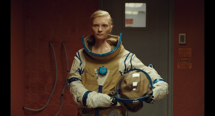 Agata Buzek (Nansen) in High Life 0