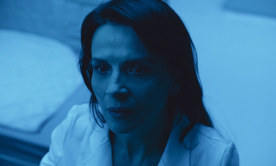 Dr. Dibs (Juliette Binoche) in High Life 1
