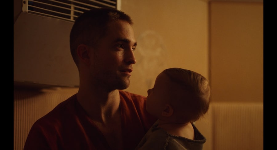 Monte (Robert Pattinson) in High Life 4