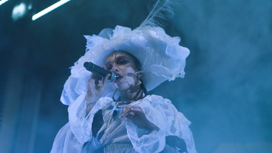 FKA twigs at Alexandra Palace 2
