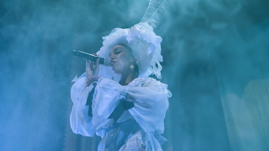 FKA twigs at Alexandra Palace 3