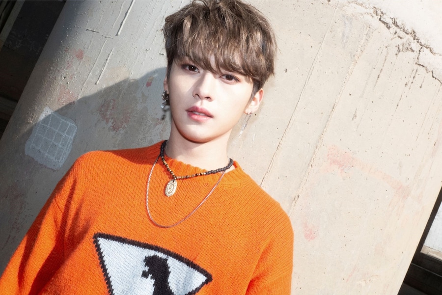 Stray Kids’ Lee Know 6