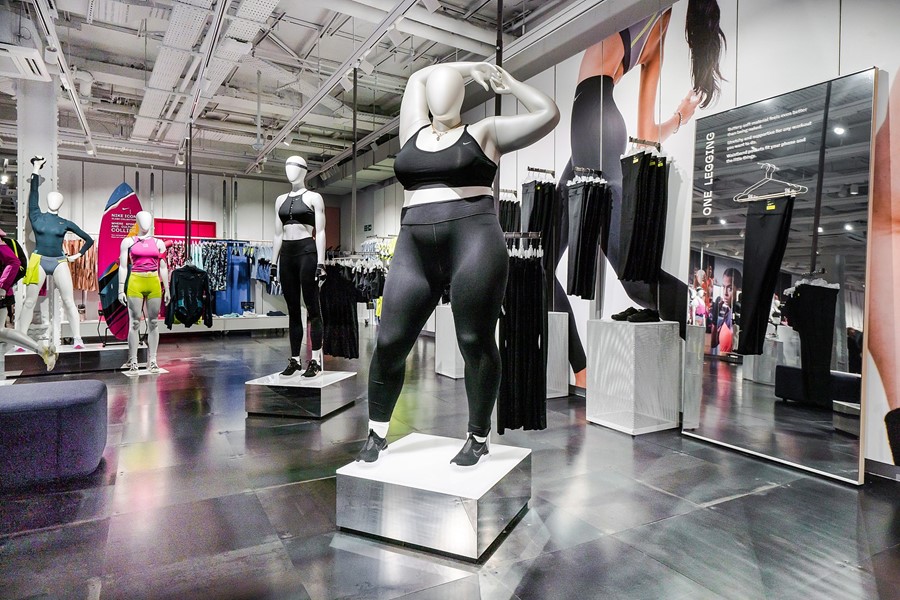 Nike Town women&#39;s space plus-size mannequin diversity 