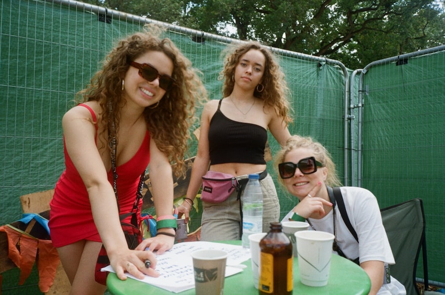 Nil&#252;fer Yanya and friends at Glastonbury 2019 1