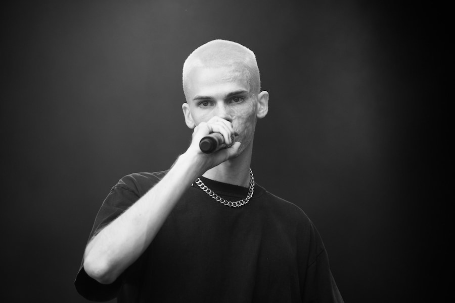 Pen Gutt singing at &#216;ya Festival in Oslo 4