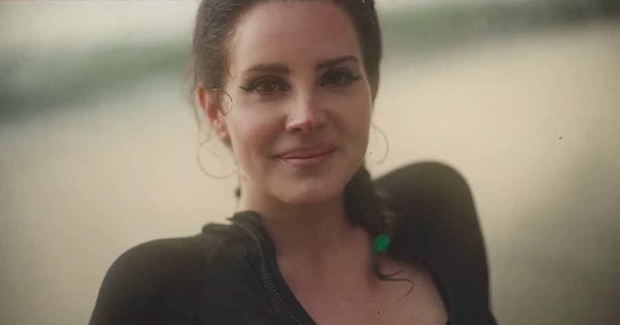 Lana Del Rey'S Mua Pamela Cochrane On How To Recreate Her Neon Eyeliner |  Dazed