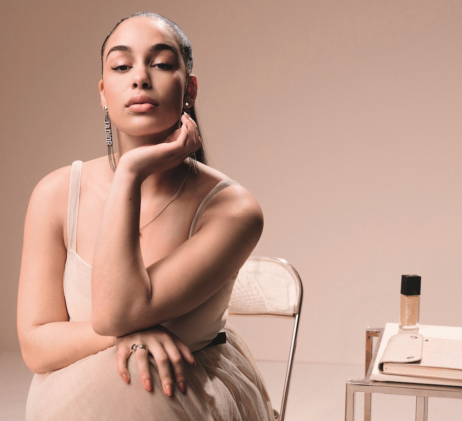 dior forever foundation jorja smith leomie anderson 1