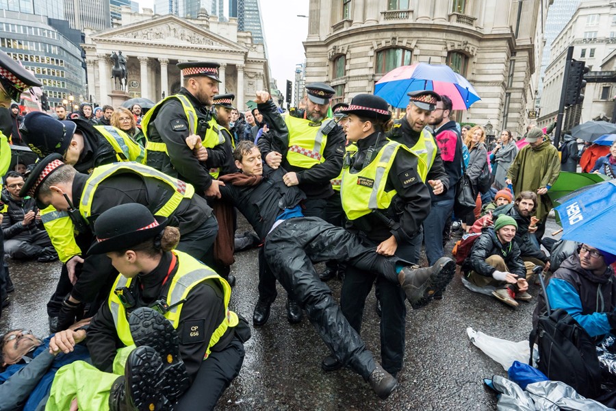 Extinction Rebellion defies London police ban