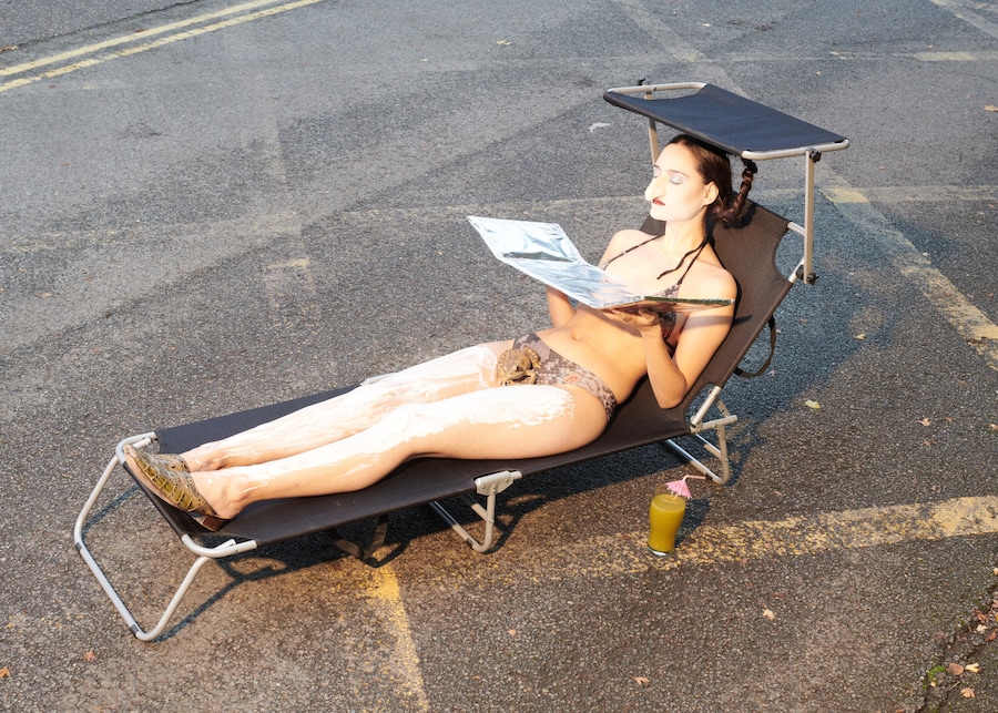 witch tan photo shoot story gut magazine jess maybury 