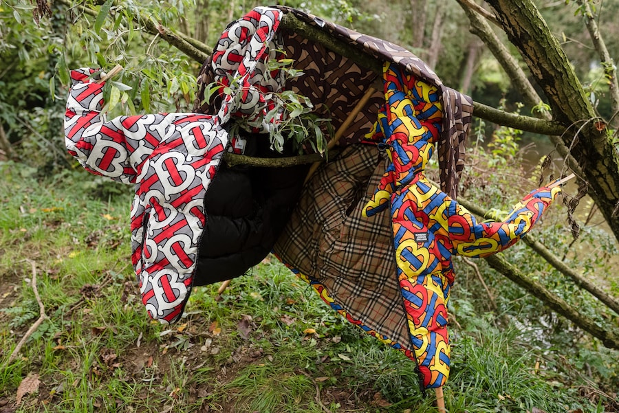 Camilla and Giulia Venturini for Burberry Boundless 3