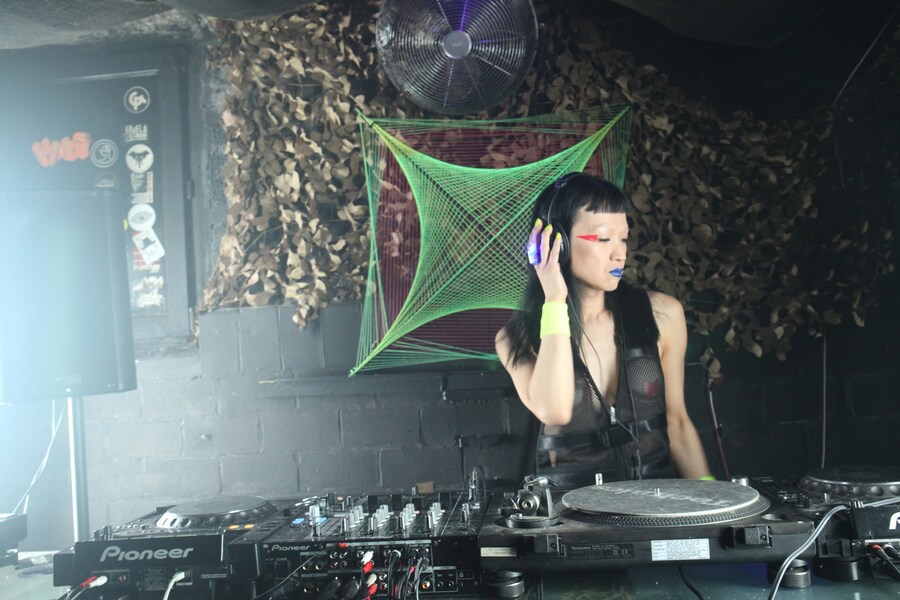 EX by George Makakis 17 17