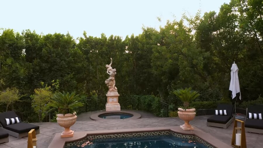 Versace Mansion Selling Sunset 12