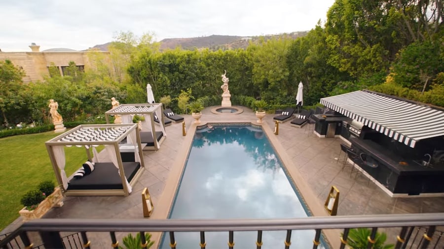 Versace Mansion Selling Sunset 14