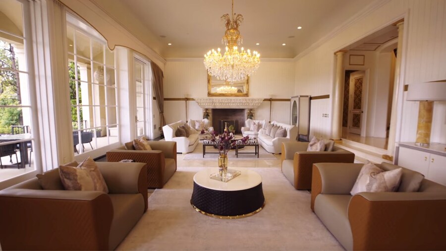 Versace Mansion Selling Sunset 4