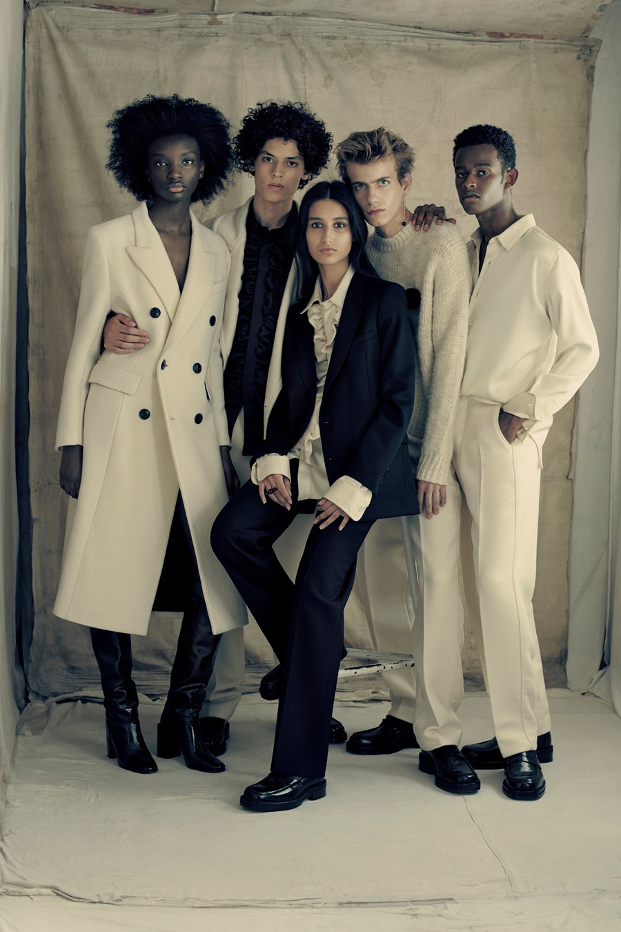 MANIFESTO - THAT BLANKIE THOUGH: Cardi B's Louis Vuitton Blanket Cameo