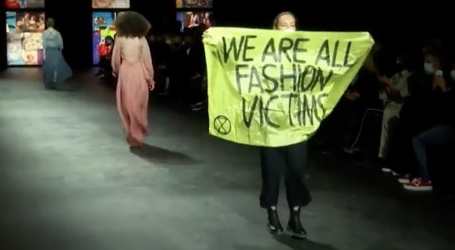 Extinction Rebellion, Dior show