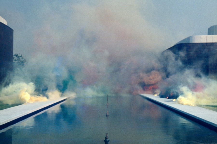 Judy Chicago. “Multi-colour Atmosphere” (1970) 3