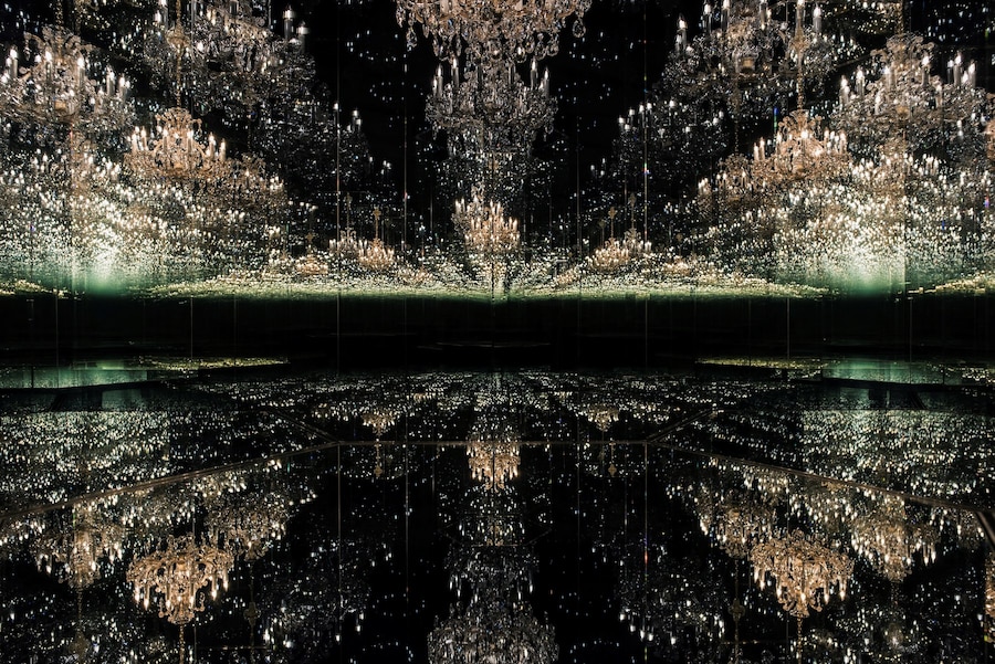 Yayoi Kusama,  “Chandelier of Grief” (2016/2018)   7
