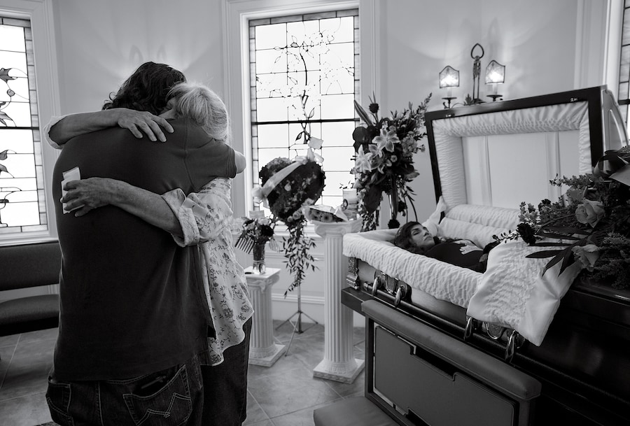 James Nachtwey and Paul Moakley, Opioid Diaries 8