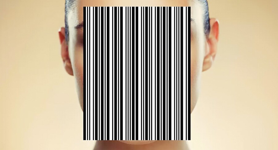 Barbara Kruger, Still from the video “Untitled (No Comment)” 12