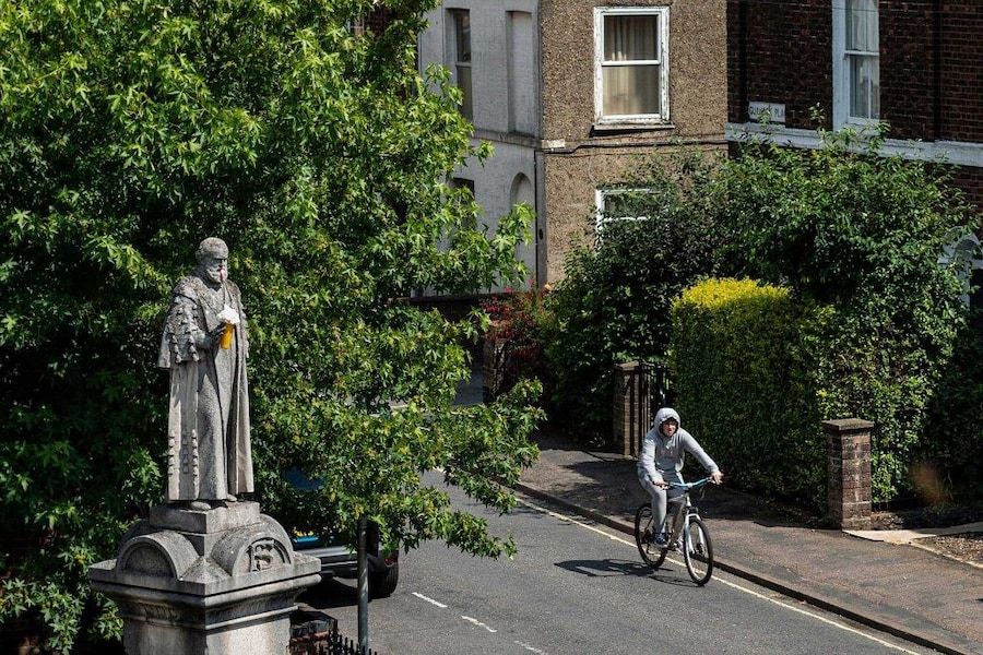 Banksy’s Great British Spraycation (2021) 9