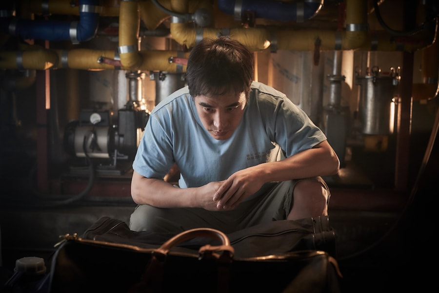 Bae Sung-woo, Beasts Clawing at Straws 0