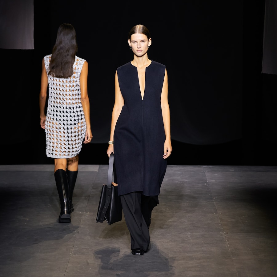 COS AW21 032 21