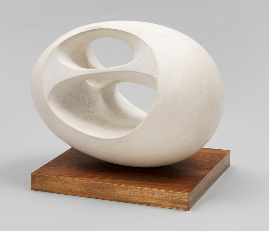 Barbara Hepworth, “Oval Sculpture (N&#176;2)” (1943) 4