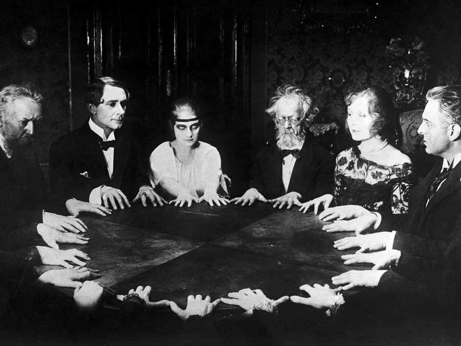 Dr Mabuse the Gambler seance