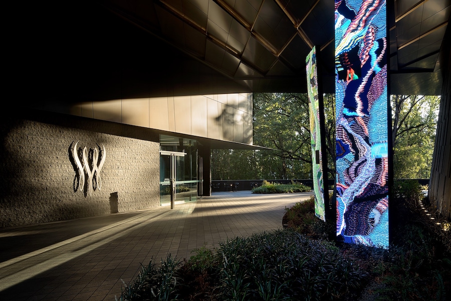 nike_serena-williams-building_03_entrance+canogar- 3